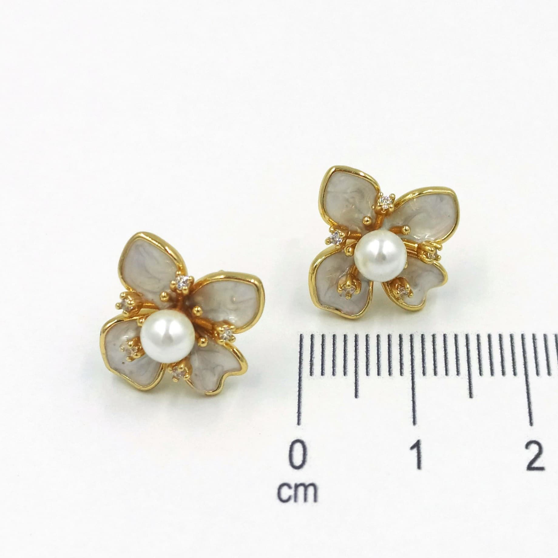 Arete flor esmaltada